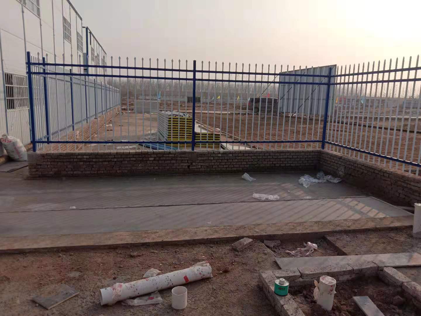 峨蔓镇小区锌钢护栏